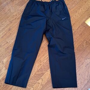 Nike Black Men’s Lightweight Jogger Golf Pants with Reflective Swoosh